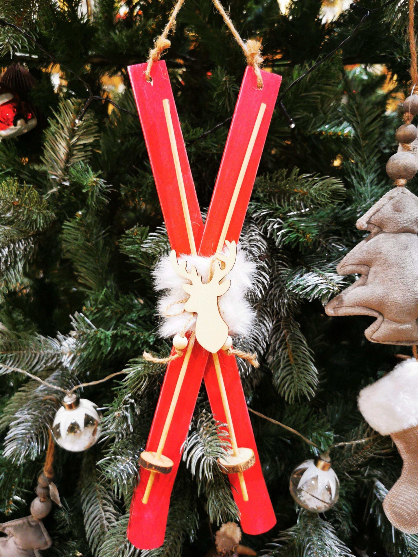 Röda Stora Skidor - Julpynt - The Christmas Store - Sverige