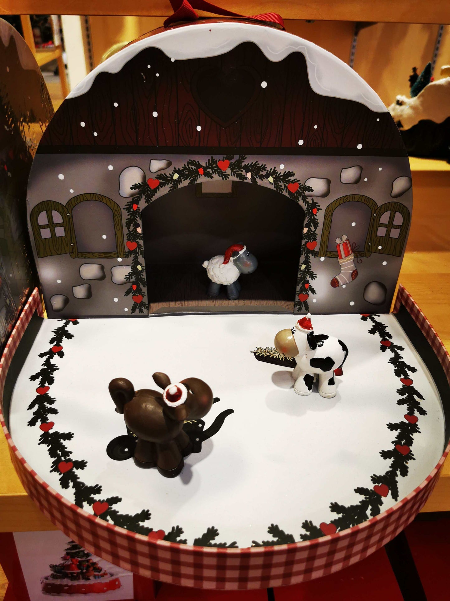Julpyntad bondgård - The Christmas Store - Sverige